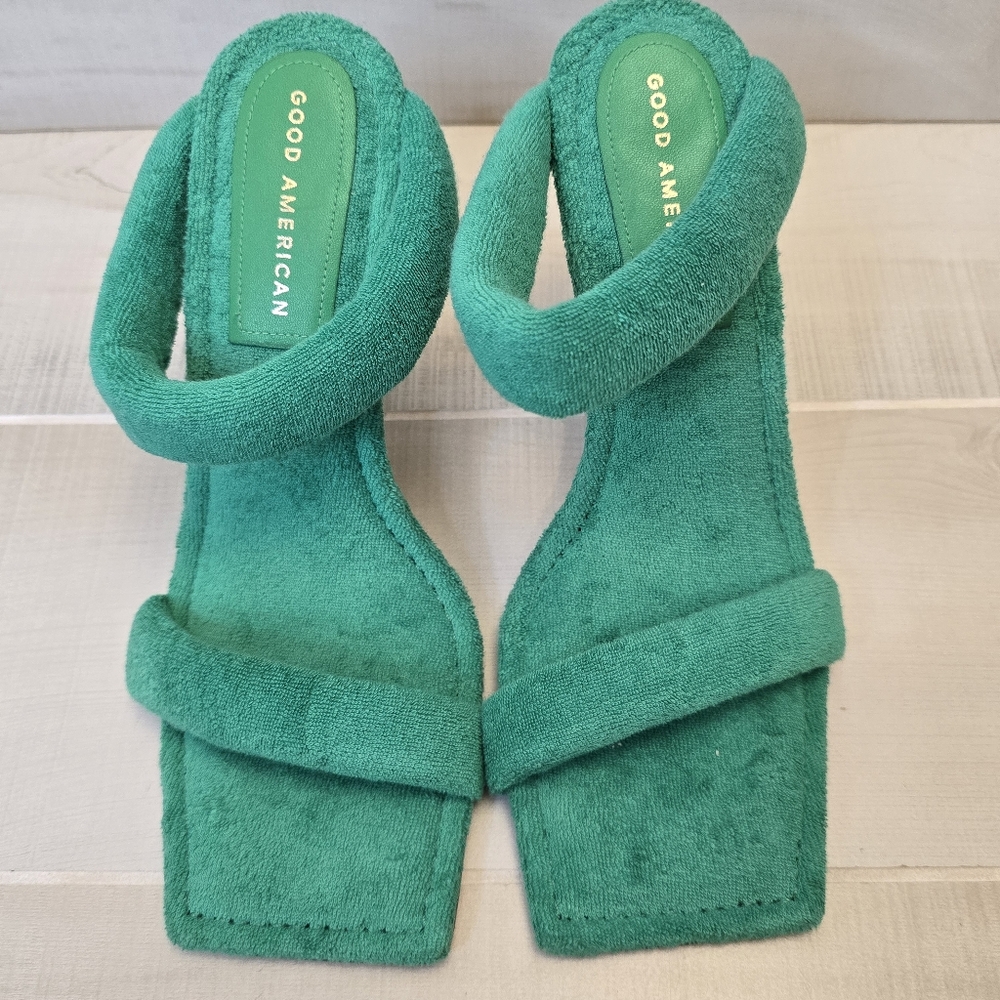 Good American Green Terrycloth Slide Sandals